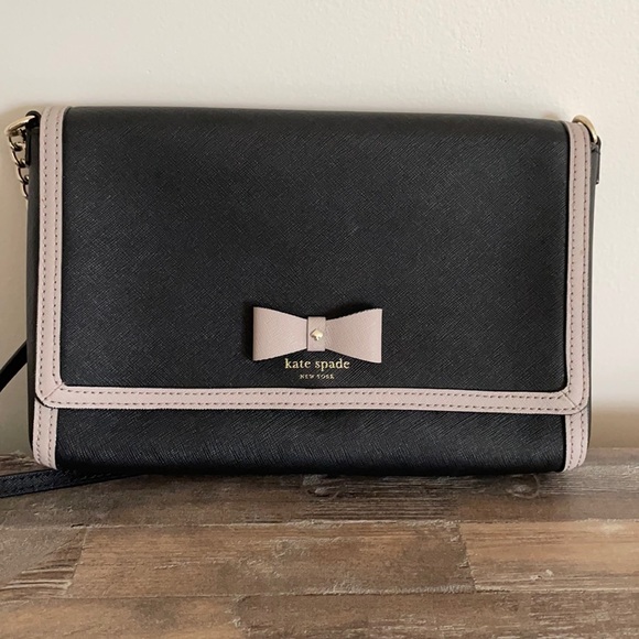 kate spade Handbags - Kate Spade Purse EUC